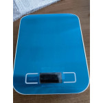 Дигитална кухненска везна с иноксов плот и LCD дисплей