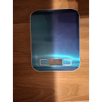 Дигитална кухненска везна с иноксов плот и LCD дисплей