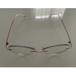 Ултра леки безрамкови очила със много тънки и еластични дръжки задушници което ги прави почти невидими на лицето