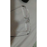 Ултра леки безрамкови очила със много тънки и еластични дръжки задушници което ги прави почти невидими на лицето