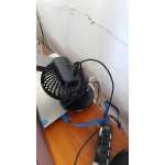 Мини портативен вентилатор с щипка и стойка за бюро и нагласяне на 360 градуса работи с USB кабел или чрез зарядна батерия безжично