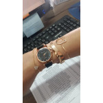 Дамски часовник комплект от 5 части с 4 гривни, мека метална плетена верижка с магнитно закопчаване и избор от 7 цвята