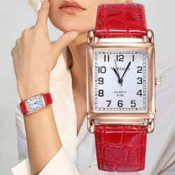 Дамски часовник в квадратна форма със стилна лачена каишка имитация на крокодилска кожа с избор от 4 цвята