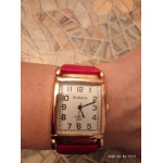Дамски часовник в квадратна форма със стилна лачена каишка имитация на крокодилска кожа с избор от 4 цвята