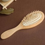 Дървена антистатична четка гребен масажор за коса, подобрява значително кръвообръщението в скалпа и с гарантиран ефект предпазва от косопад