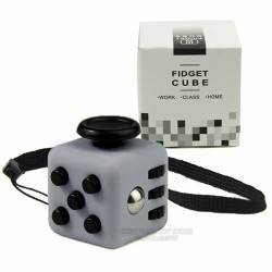  Магически мини пъзел фиджет куб ключодържател в 11 цвята за забавление, стискане и облекчаване на стреса.