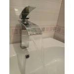 Хромиран високо качествен смесител топла/студена вода, за мивка и баня с модерен дизайн